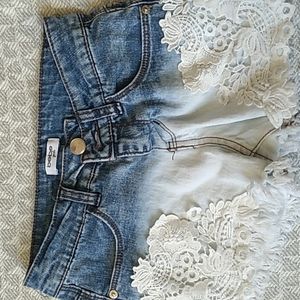 Adorable shorts BeBe